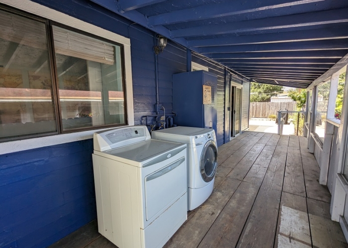 1431 Paso Robles laundry