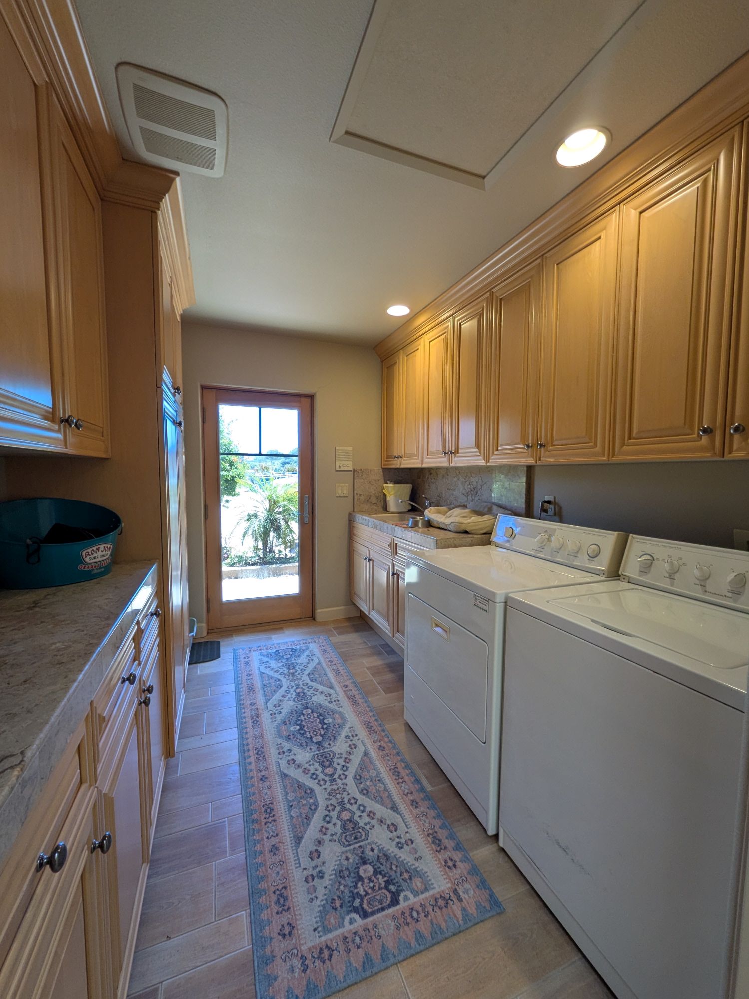 8565 Orcutt laundry