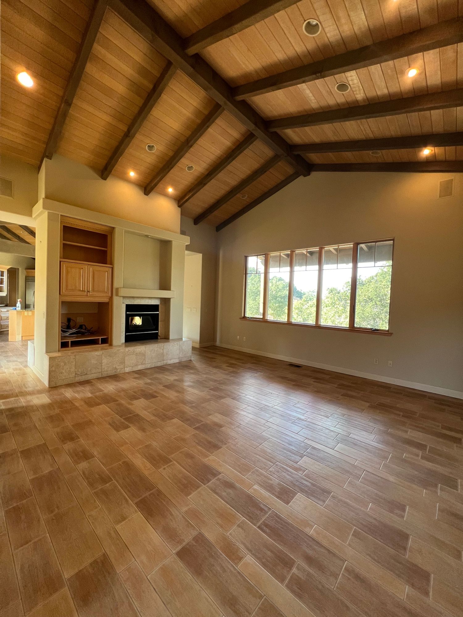 8565 Orcutt lr1